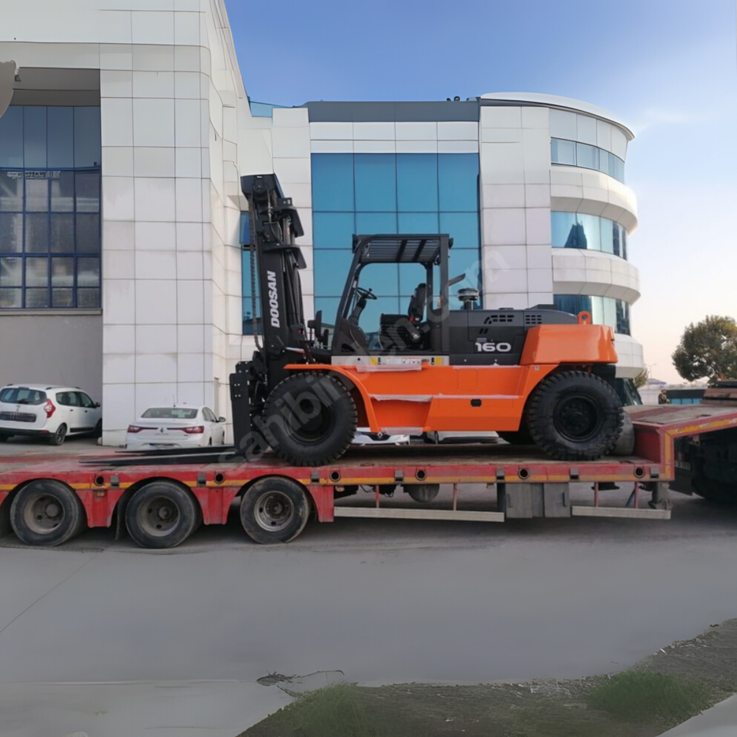16-Ton Doosan Forklift for Rent – 2023